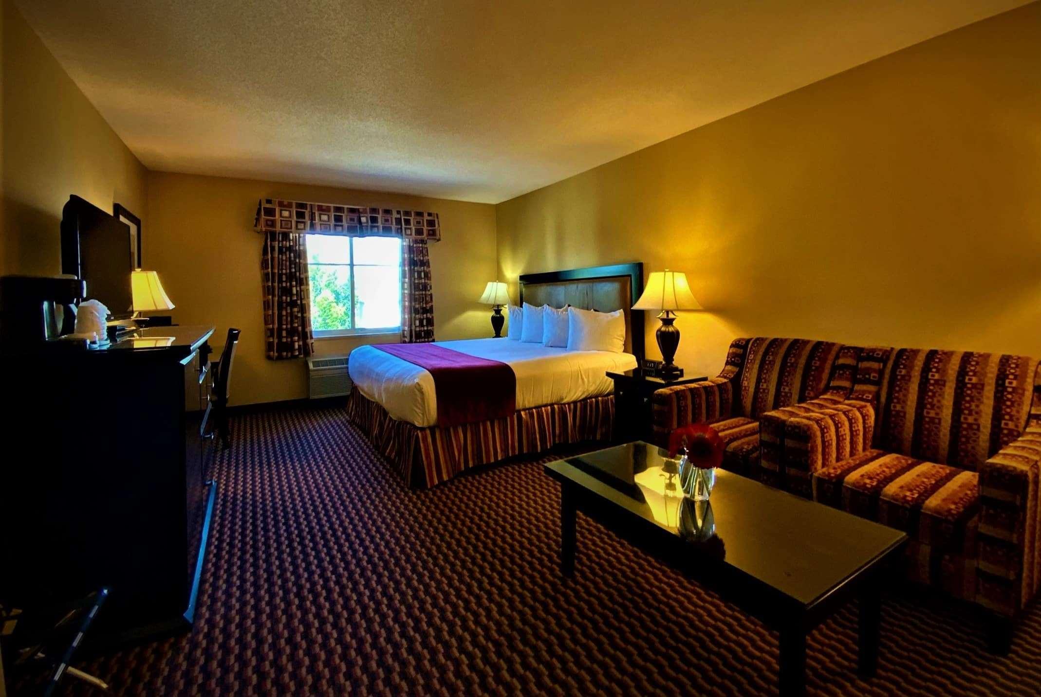 Ramada By Wyndham Surrey/Langley Hotel Kültér fotó