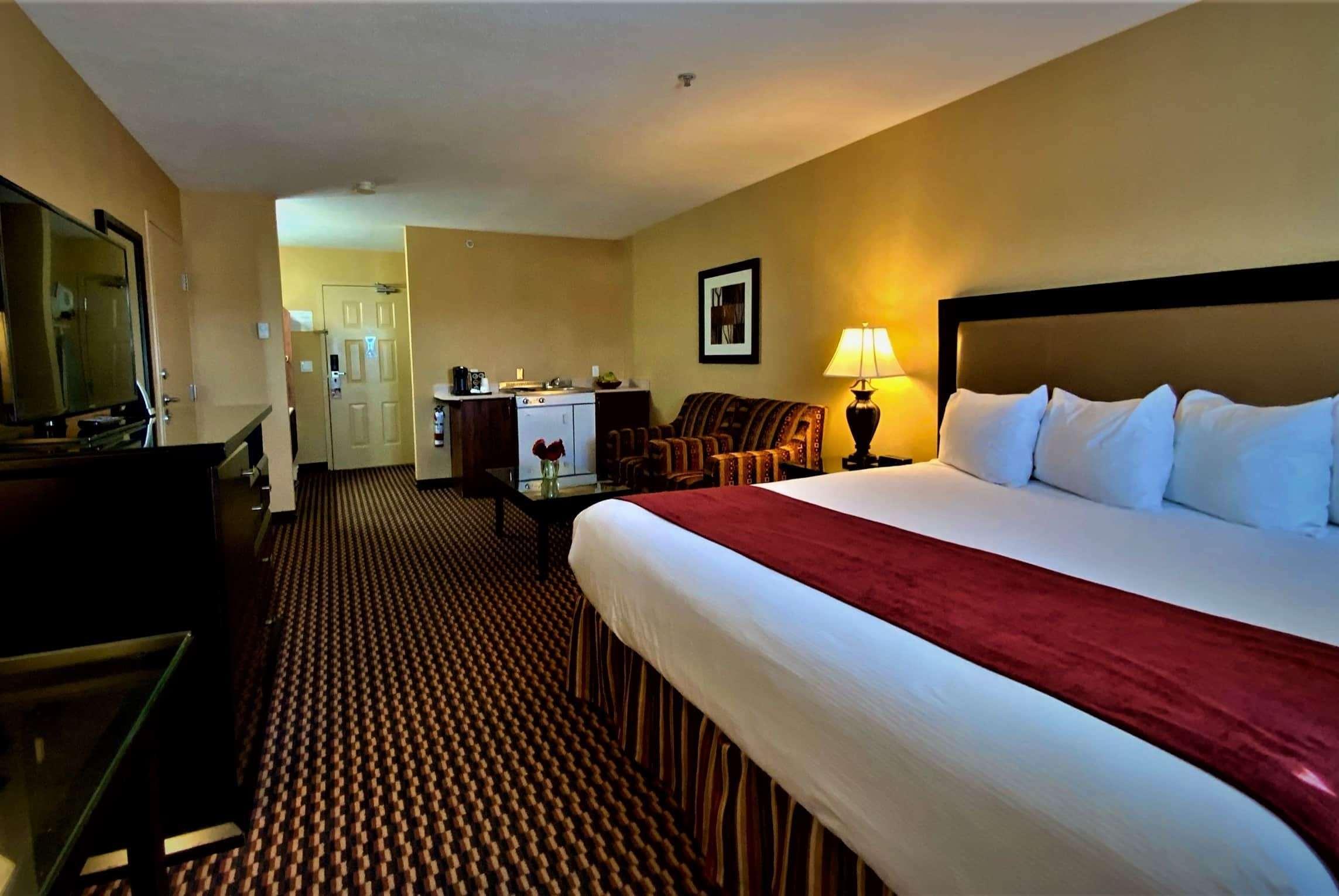 Ramada By Wyndham Surrey/Langley Hotel Kültér fotó