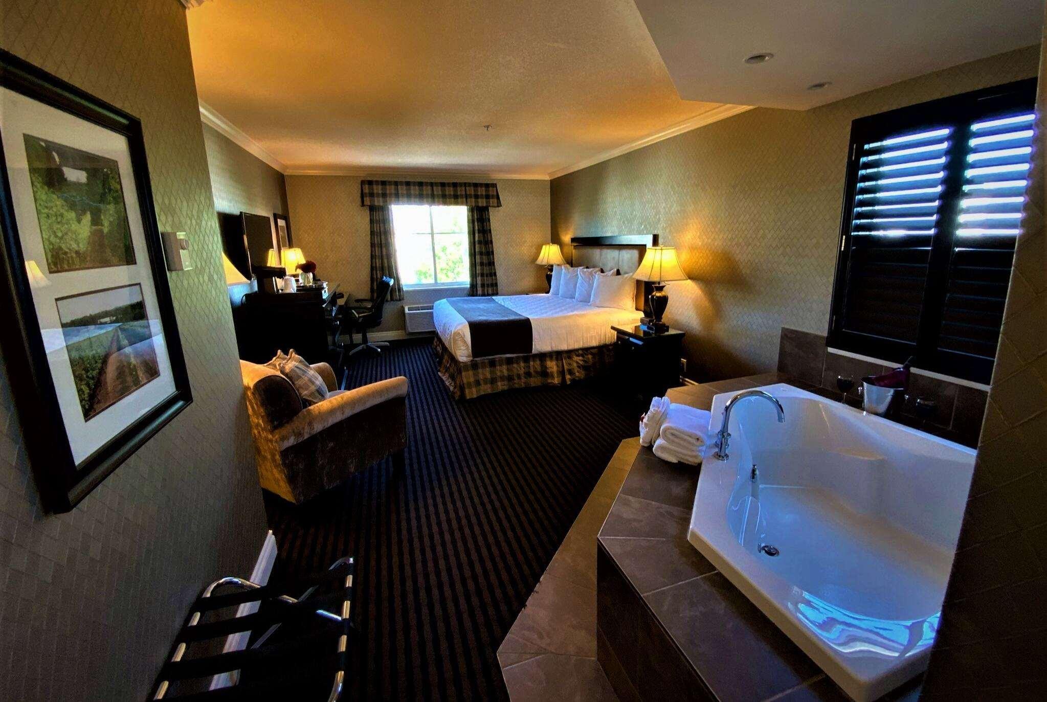 Ramada By Wyndham Surrey/Langley Hotel Kültér fotó