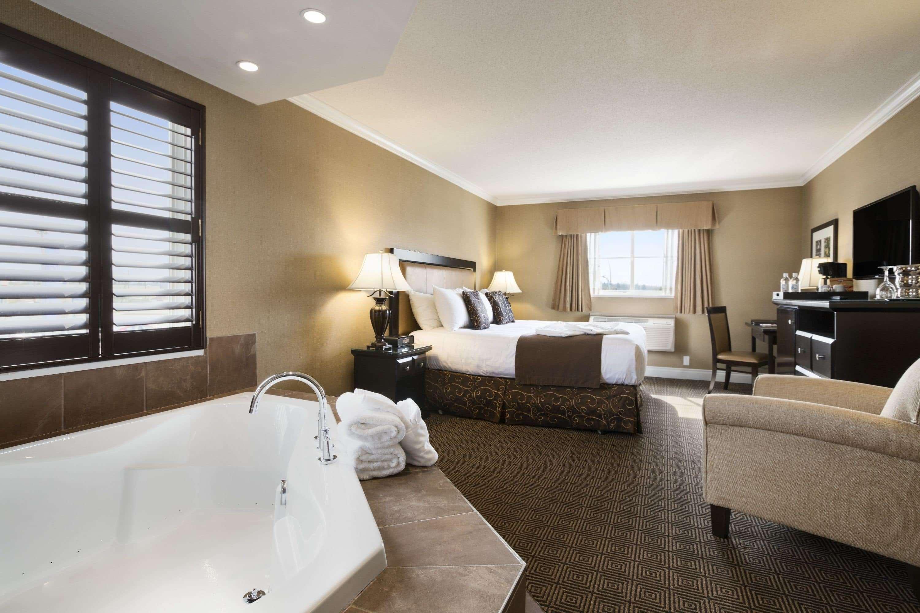 Ramada By Wyndham Surrey/Langley Hotel Kültér fotó