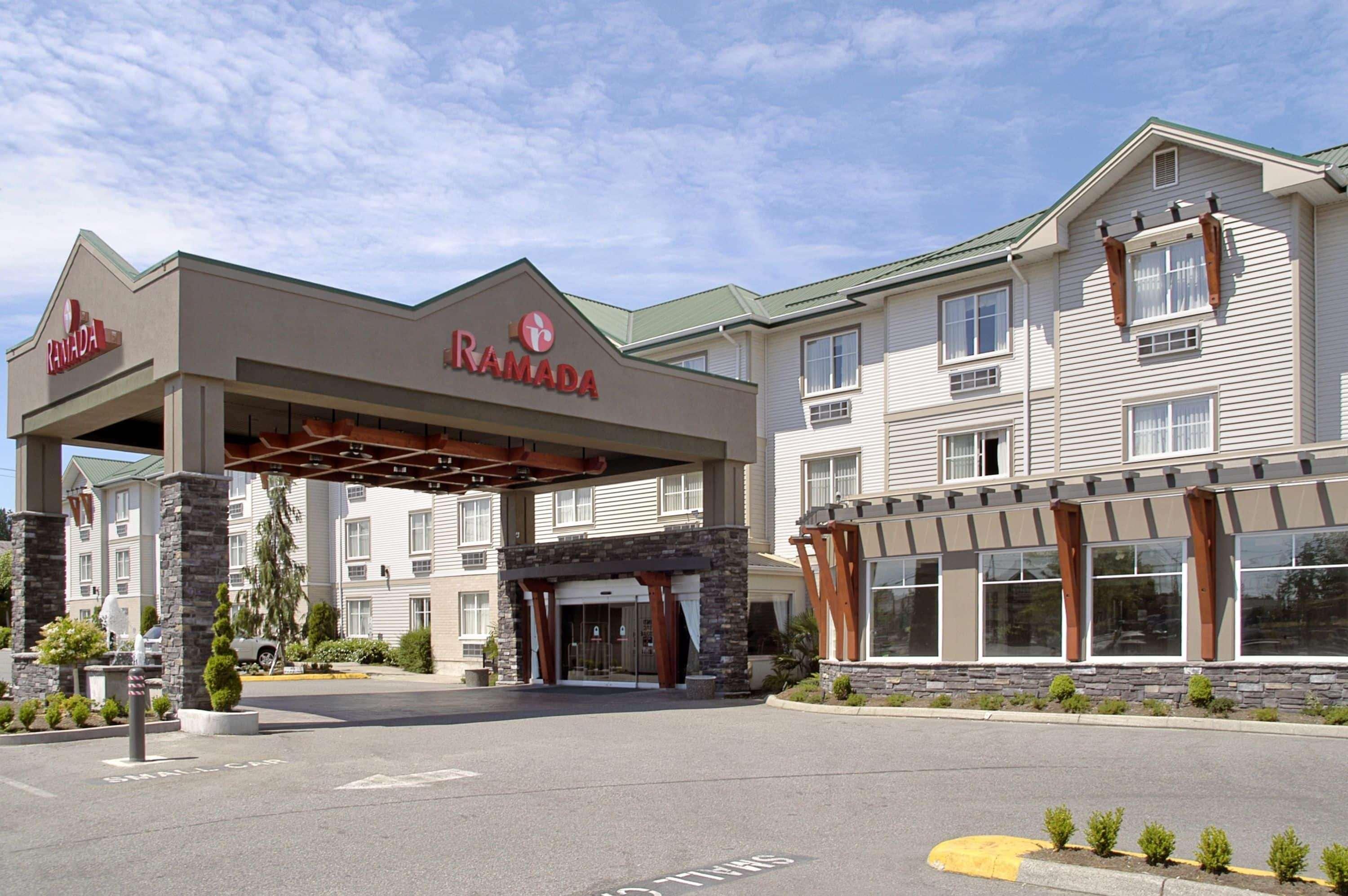 Ramada By Wyndham Surrey/Langley Hotel Kültér fotó