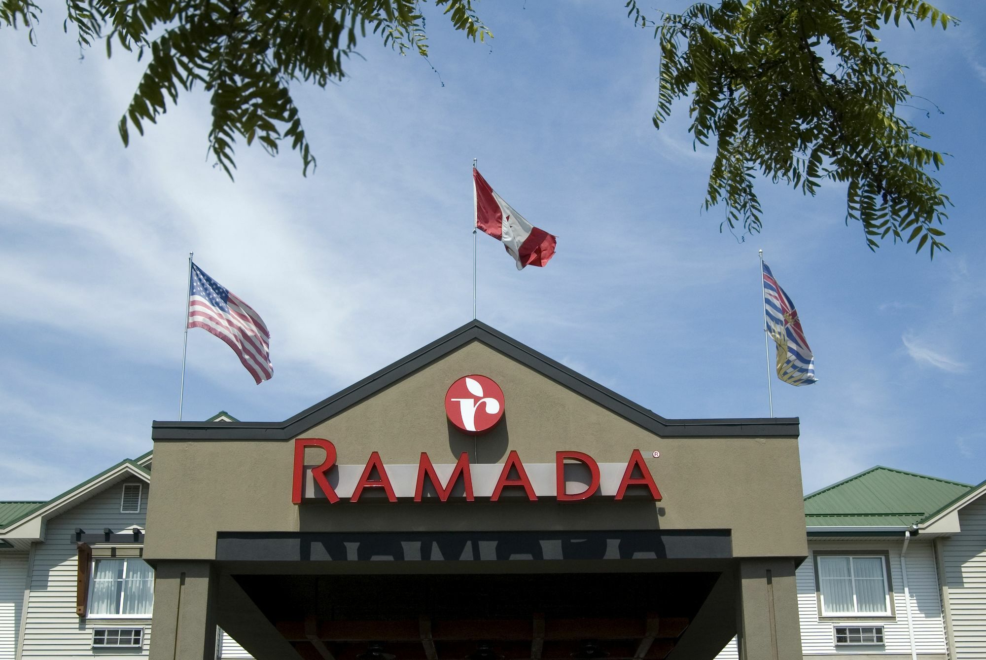 Ramada By Wyndham Surrey/Langley Hotel Kültér fotó